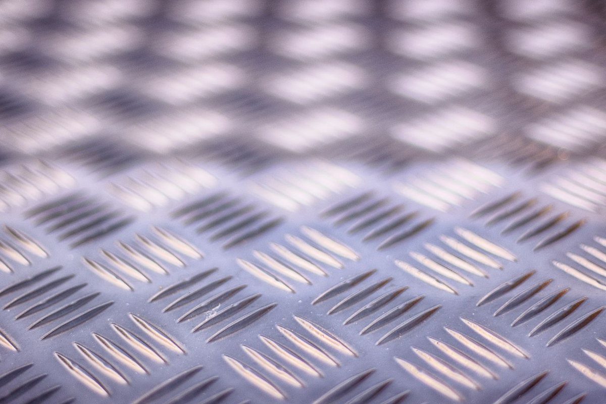 Striped Steel Plates - Eizen Steel Fabrication UAE